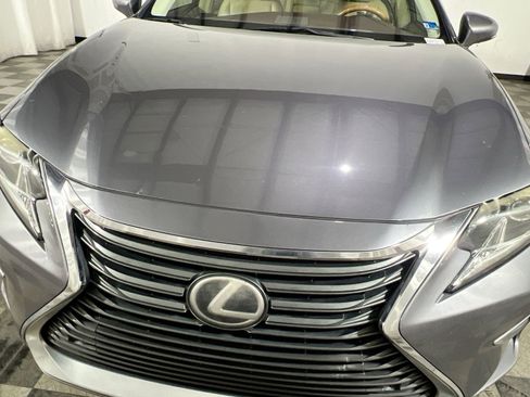 Used 2016 Lexus ES 350 w/ Luxury Package w/Wood Trim image 12