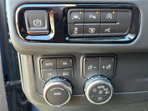 New 2026 GMC Yukon Elevation w/ LPO, Get Active Package image 8