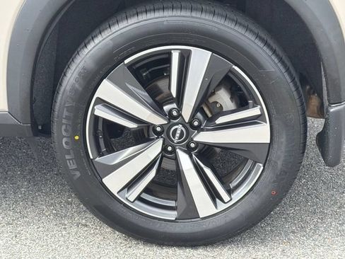Used 2023 Nissan Rogue SL AWD/4WD image 20