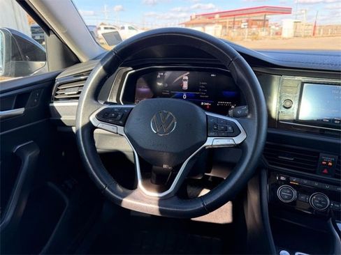 Used 2024 Volkswagen Jetta SE image 10