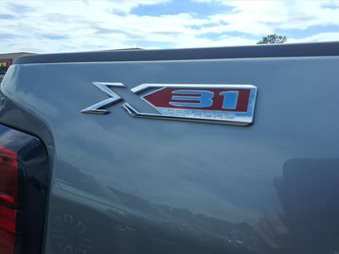 New 2025 GMC Sierra 2500 SLE image 12