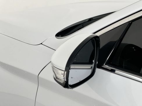Used 2023 Genesis G70 2.0T RWD image 10