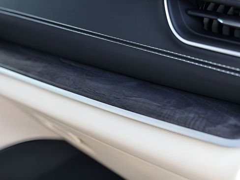 Used 2023 Jeep Grand Cherokee L Limited w/ Luxury Tech Group II image 66