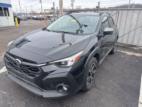 Used 2024 Subaru Crosstrek 2.0i Premium image 2