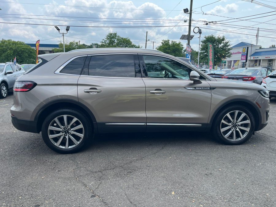 Used 2019 Lincoln Nautilus Select AWD/4WD image 4