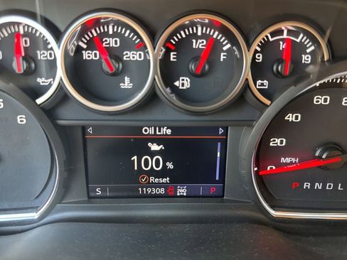 Used 2022 Chevrolet Silverado 1500 LT AWD/4WD image 52