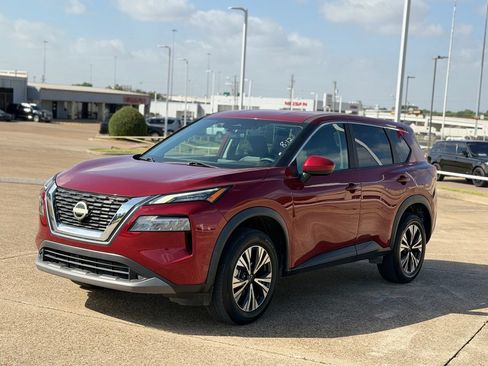 Certified 2023 Nissan Rogue SV FWD image 1