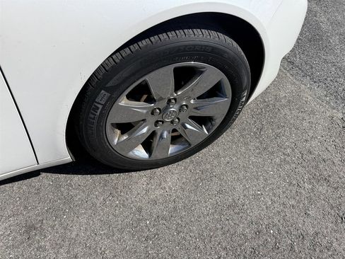 Used 2017 Buick Regal Premium w/ Driver Confidence Package #1 image 8