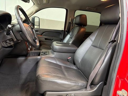 Used 2010 Chevrolet Silverado 2500 LTZ w/ Convenience Package image 14