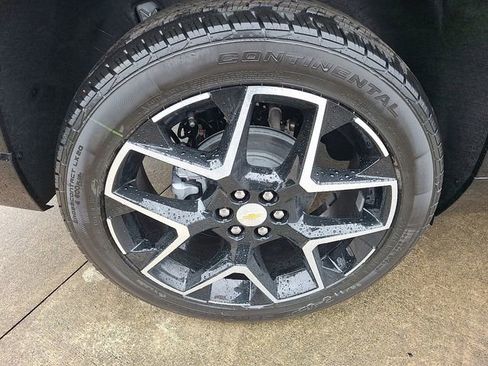 New 2026 Chevrolet Traverse High Country w/ LPO, Floor Liner Package image 7