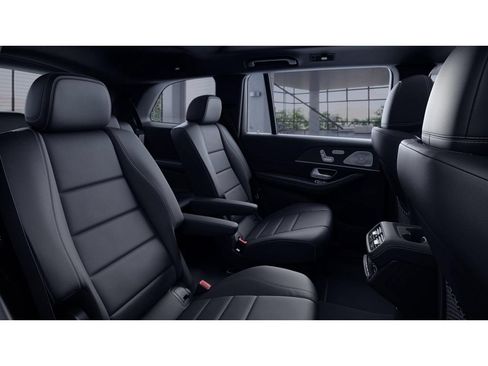 Used 2023 Mercedes-Benz GLS 450 4MATIC image 5