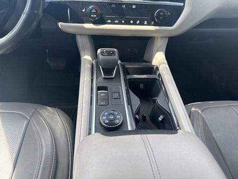 Used 2023 Nissan Pathfinder SV w/ SV Premium Package AWD/4WD image 22