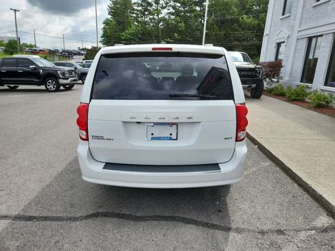 Used 2020 Dodge Grand Caravan SXT FWD image 4