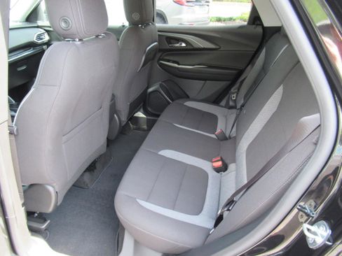 Used 2023 Chevrolet TrailBlazer LT w/ Convenience Package FWD image 31