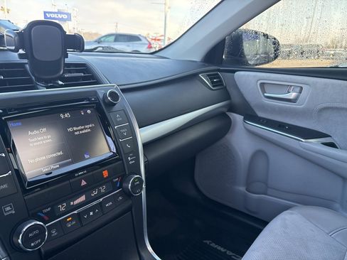 Used 2017 Toyota Camry XSE image 25