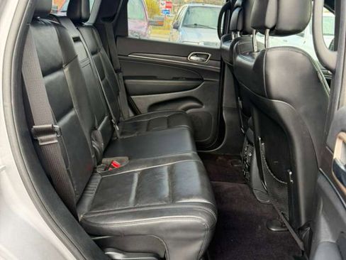 Used 2017 Jeep Grand Cherokee Limited image 18