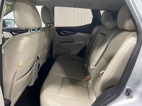 Used 2018 Nissan Rogue Sport SV w/ SV Technology Package image 10