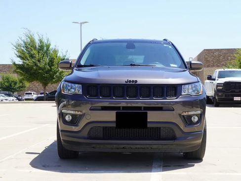 Used 2019 Jeep Compass Latitude FWD image 2
