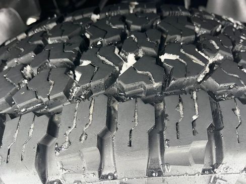 Used 2013 Chevrolet Avalanche LT w/ Suspension Package, Off-Road image 15