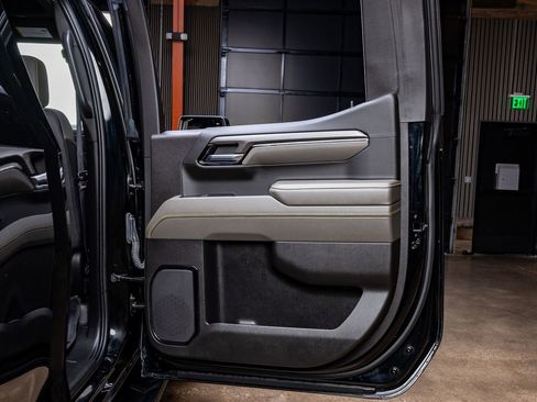 Used 2023 Chevrolet Silverado 1500 ZR2 w/ Technology Package image 38