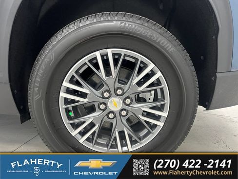 Used 2025 Chevrolet Traverse LT w/ LPO, Floor Liner Package FWD image 18