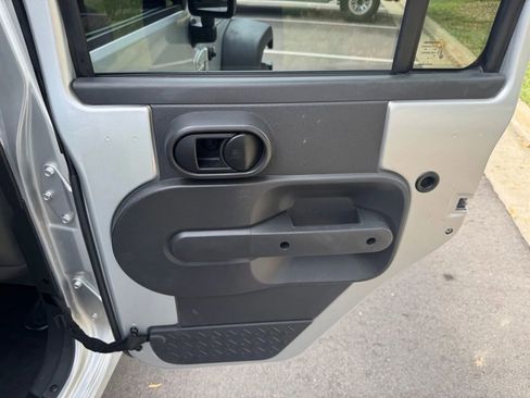 Used 2010 Jeep Wrangler Unlimited Sport image 14