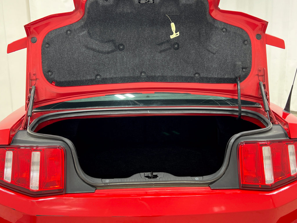 Used 2010 Ford Mustang GT Premium RWD image 24