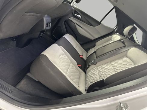 Used 2020 Chevrolet Equinox LS FWD image 23
