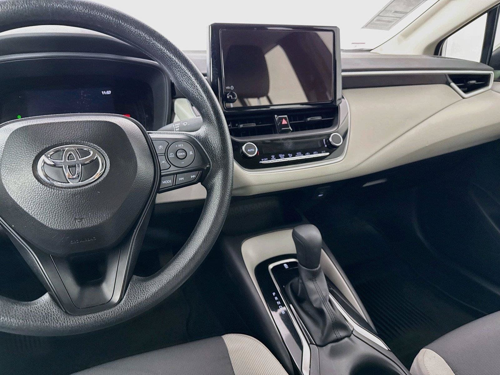Used 2026 Toyota Corolla LE FWD image 31