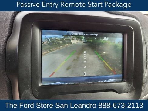 Used 2021 Jeep Renegade Latitude w/ Convenience Group AWD/4WD image 13