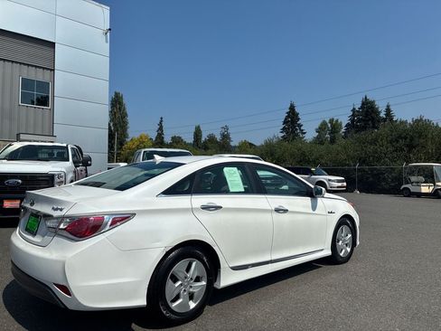 Used 2012 Hyundai Sonata Hybrid FWD image 10