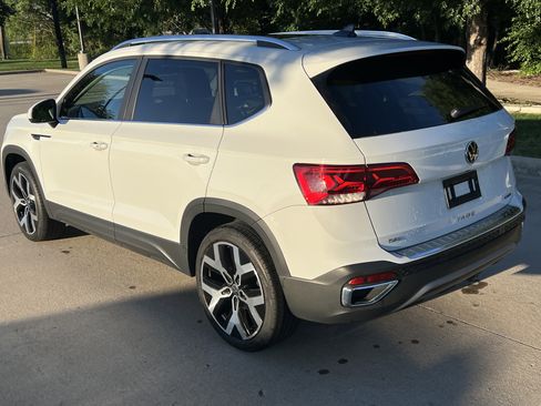 Certified 2023 Volkswagen Taos SEL AWD/4WD image 8