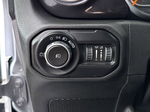 Used 2021 Jeep Wrangler Unlimited Sahara image 26