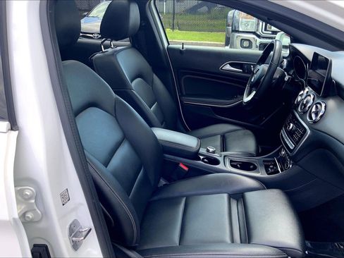 Used 2020 Mercedes-Benz GLA 250 4MATIC image 9