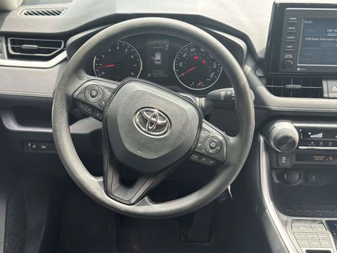 Used 2021 Toyota RAV4 LE AWD/4WD image 14