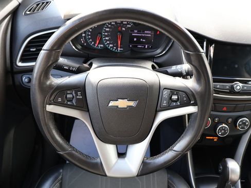 Used 2019 Chevrolet Trax LT w/ LT Convenience Package FWD image 14