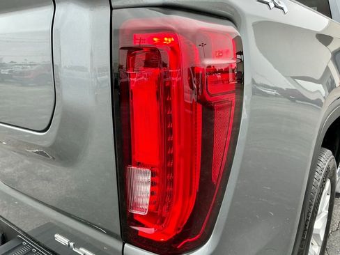 Used 2019 GMC Sierra 1500 SLT w/ SLT Premium Plus Package AWD/4WD image 16