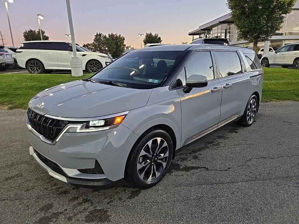Certified 2024 Kia Carnival EX FWD image 10