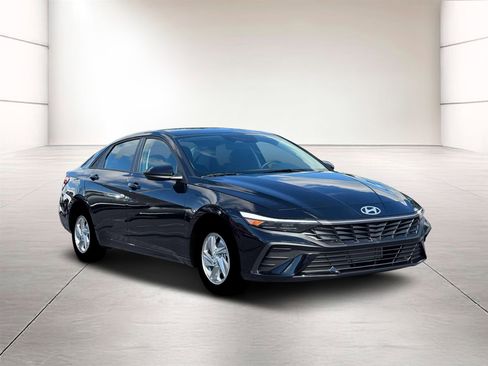 New 2026 Hyundai Elantra SE FWD image 11