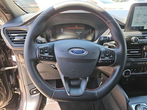 Used 2025 Ford Escape ST-Line AWD/4WD image 18