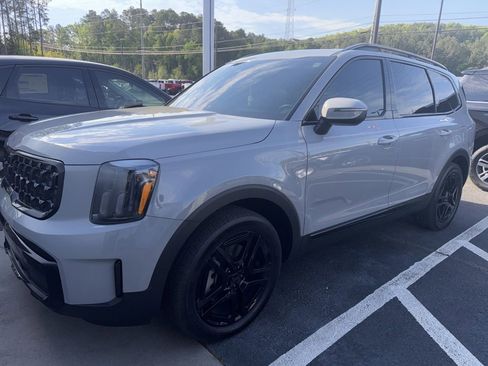 Used 2025 Kia Telluride EX X-Line image 3