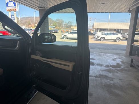 Certified 2023 Ford Expedition XLT image 17