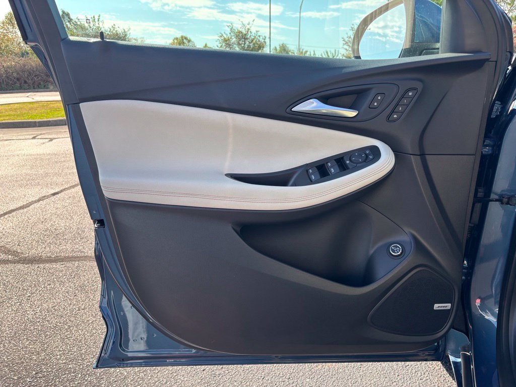 Used 2026 Buick Encore GX Avenir w/ Avenir Technology Package FWD image 11