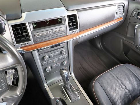 Used 2011 Lincoln MKZ image 37