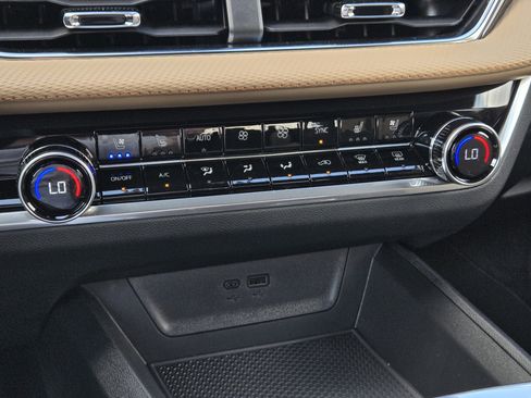 New 2026 Chevrolet Equinox ACTIV w/ Convenience Package III image 13