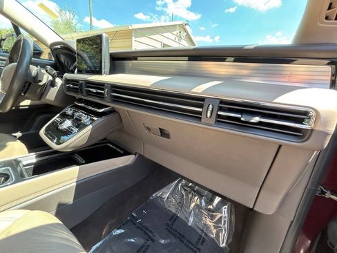 Used 2021 Lincoln Corsair FWD w/ Premium Package image 20