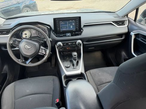 Used 2021 Toyota RAV4 LE AWD/4WD image 30