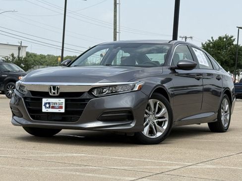 Used 2018 Honda Accord LX image 2