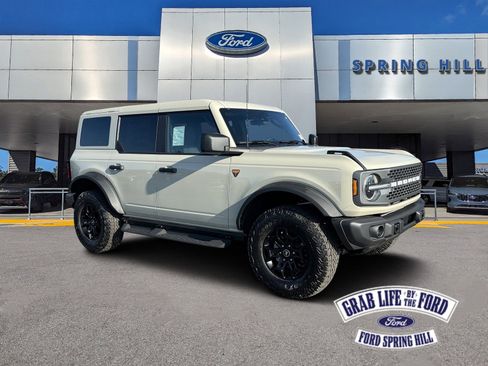 New 2026 Ford Bronco Badlands AWD/4WD image 1