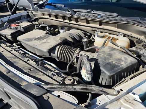 Used 2024 Chevrolet Suburban Premier image 35